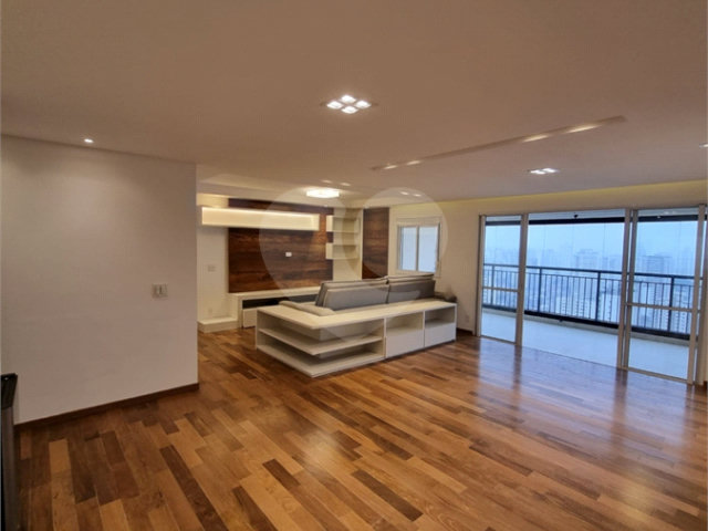 Apartamento à venda com 3 suítes em Santana, São Paulo, SP