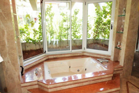 Casa à venda com 5 suítes em Jardim Leonor, São Paulo, SP