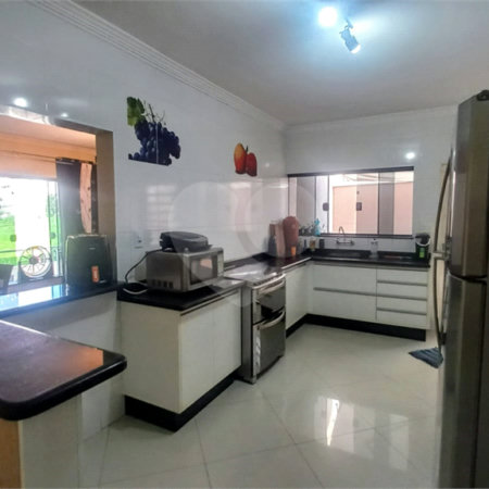Casa à venda com 3 quartos, sendo 1 suíte,  em Jardim Residencial Martinez, Sorocaba, SP