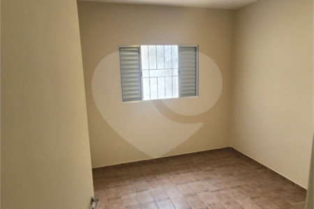 Sobrado à venda com 3 quartos, sendo 1 suíte, em Jardim Las Vegas, Santo André, SP