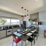 Casa à venda com 3 suítes no condomínio Golf Village, Carapicuíba - SP