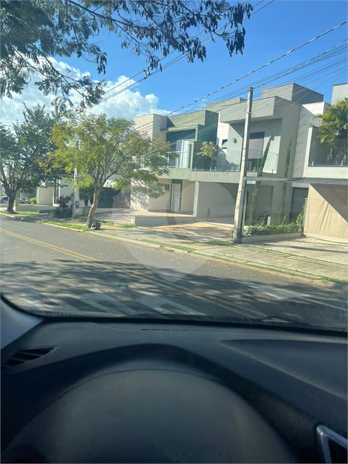 Casa à venda ou para alugar com 2 quartos, sendo 4 suítes, no condomínio Residencial Jardim Bréscia, Indaiatuba - SP