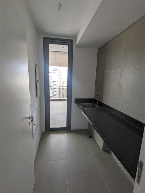 Apartamento à venda com 3 quartos, sendo 2 suítes, em Jardim das Acácias, São Paulo, SP