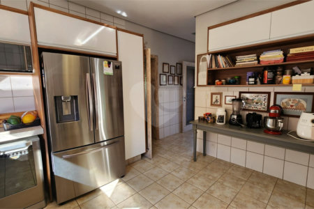 Casa à venda com 4 quartos, sendo 2 suítes, no condomínio Residencial Jardim Primavera, Louveira - SP