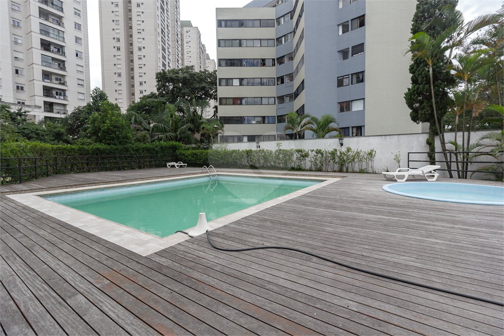 Apartamento à venda com 4 quartos, sendo 2 suítes,  em Jardim Parque Morumbi, São Paulo, SP