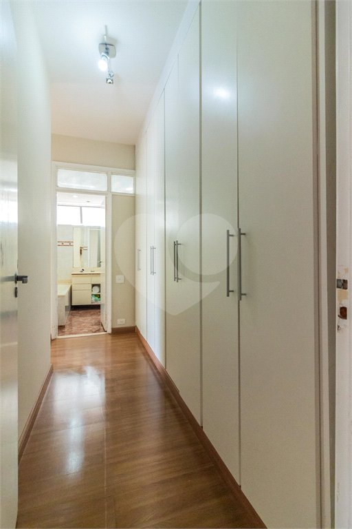 Apartamento à venda com 3 quartos, sendo 1 suíte,  em Santa Cecília, São Paulo, SP