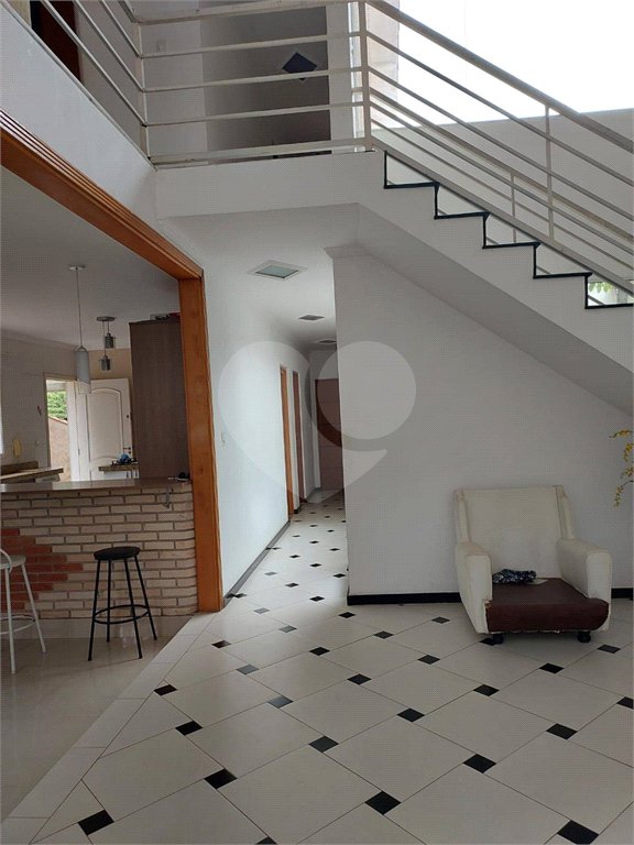Sobrado à venda com 3 quartos, sendo 1 suíte, em Jardim Fonte Áurea, Poá, SP