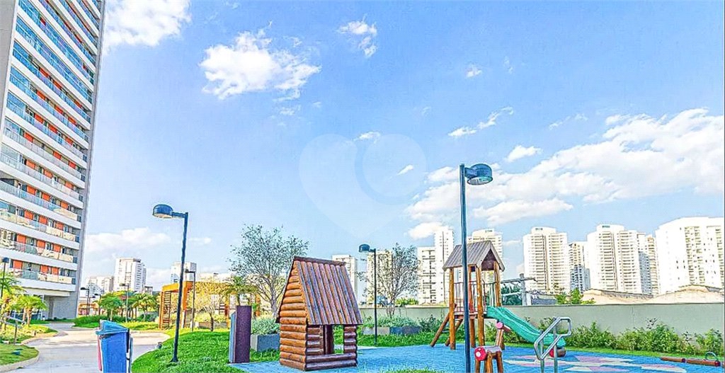 Apartamento à venda com 3 quartos, sendo 1 suíte, em Vila Anastácio, São Paulo, SP