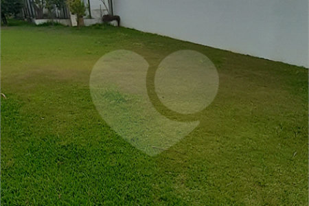 Casa à venda com 5 quartos, sendo 1 suíte, no Centro, Bom Jesus dos Perdões, SP