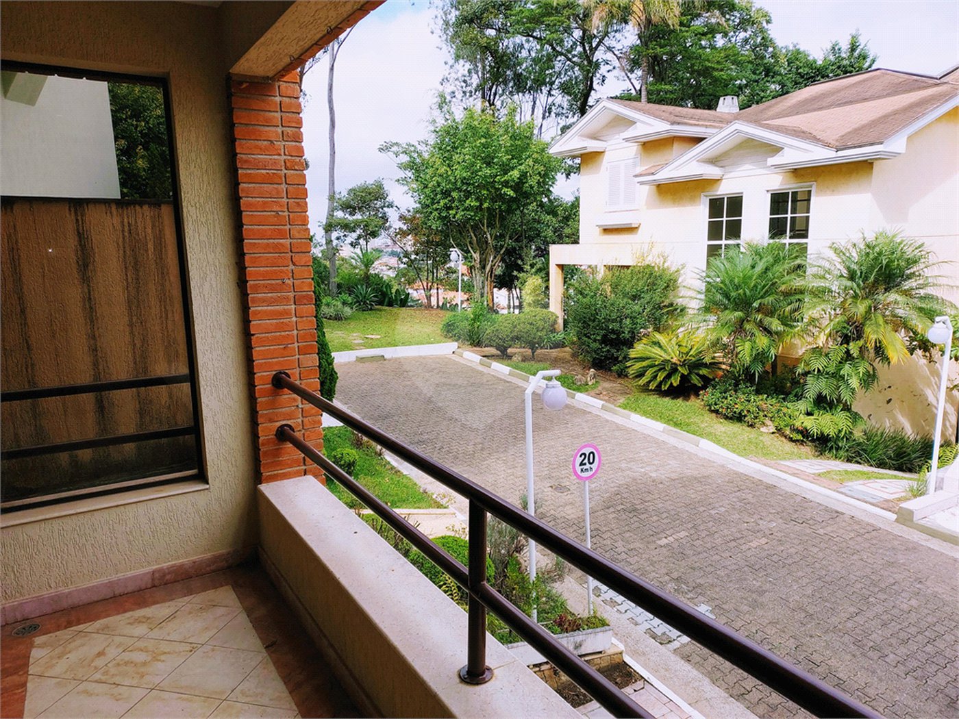 Casa à venda com 3 suítes no condomínio Chácara Francesa, São Paulo - SP