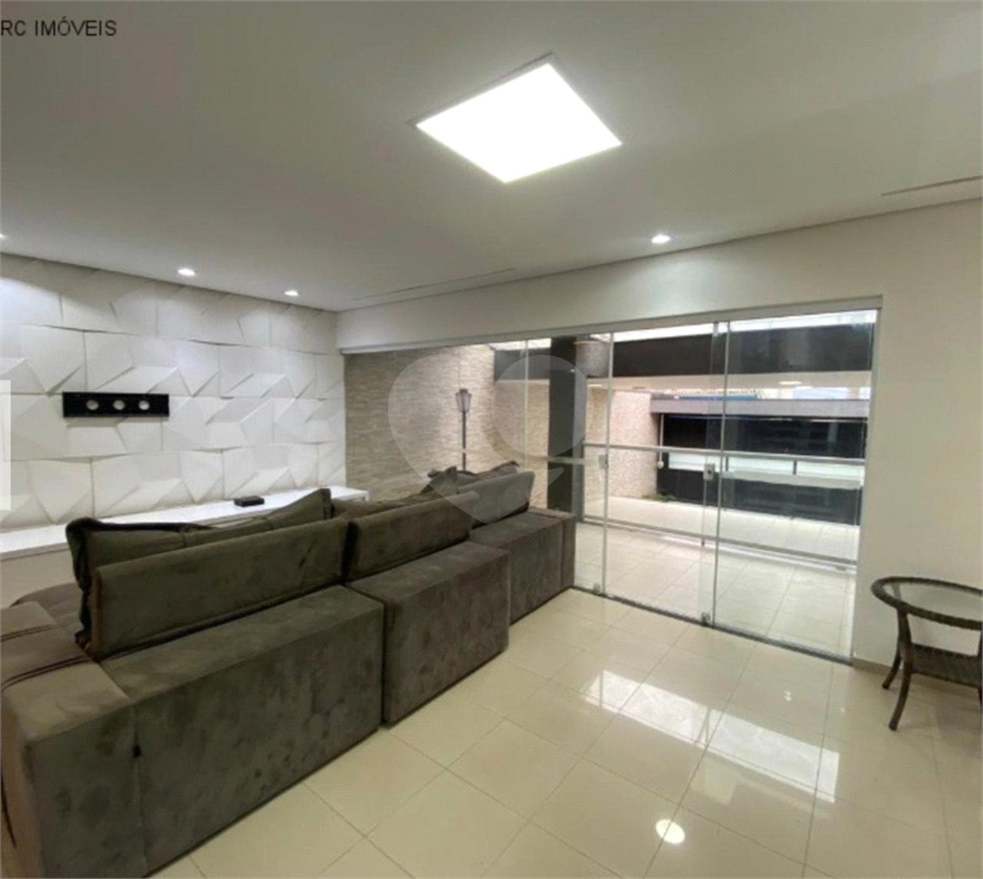 Casa para alugar com 5 quartos, sendo 3 suítes,  em Vila Oliveira, Mogi das Cruzes, SP
