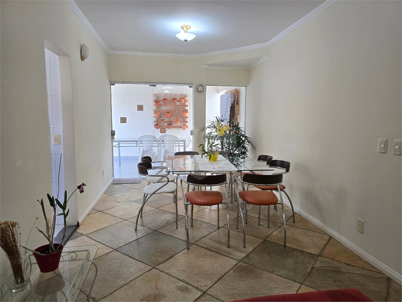 Casa à venda com 4 quartos, sendo 2 suítes,  em Vila Nastri, Itapetininga, SP