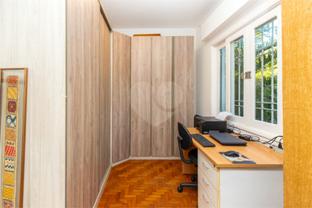 Casa Térrea à venda com 5 quartos, sendo 3 suítes, em Jardim Marajoara, São Paulo, SP