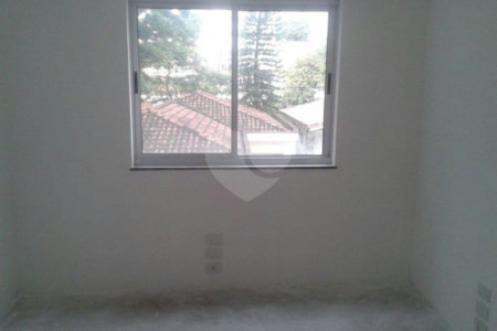 Sobrado à venda com 8 quartos em Vila Tramontano, São Paulo, SP