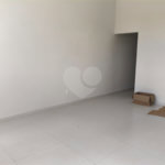 Casa à venda com 3 quartos, sendo 1 suíte, no condomínio Tivolli, Itapetininga - SP