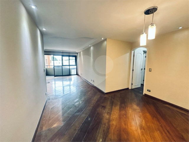 Apartamento à venda com 3 quartos, sendo 1 suíte,  em Alto da Boa Vista, São Paulo, SP
