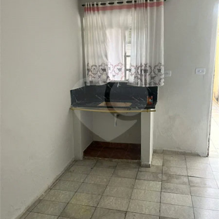 Casa de fundos para locação Jardim Juscelino Kubitschek