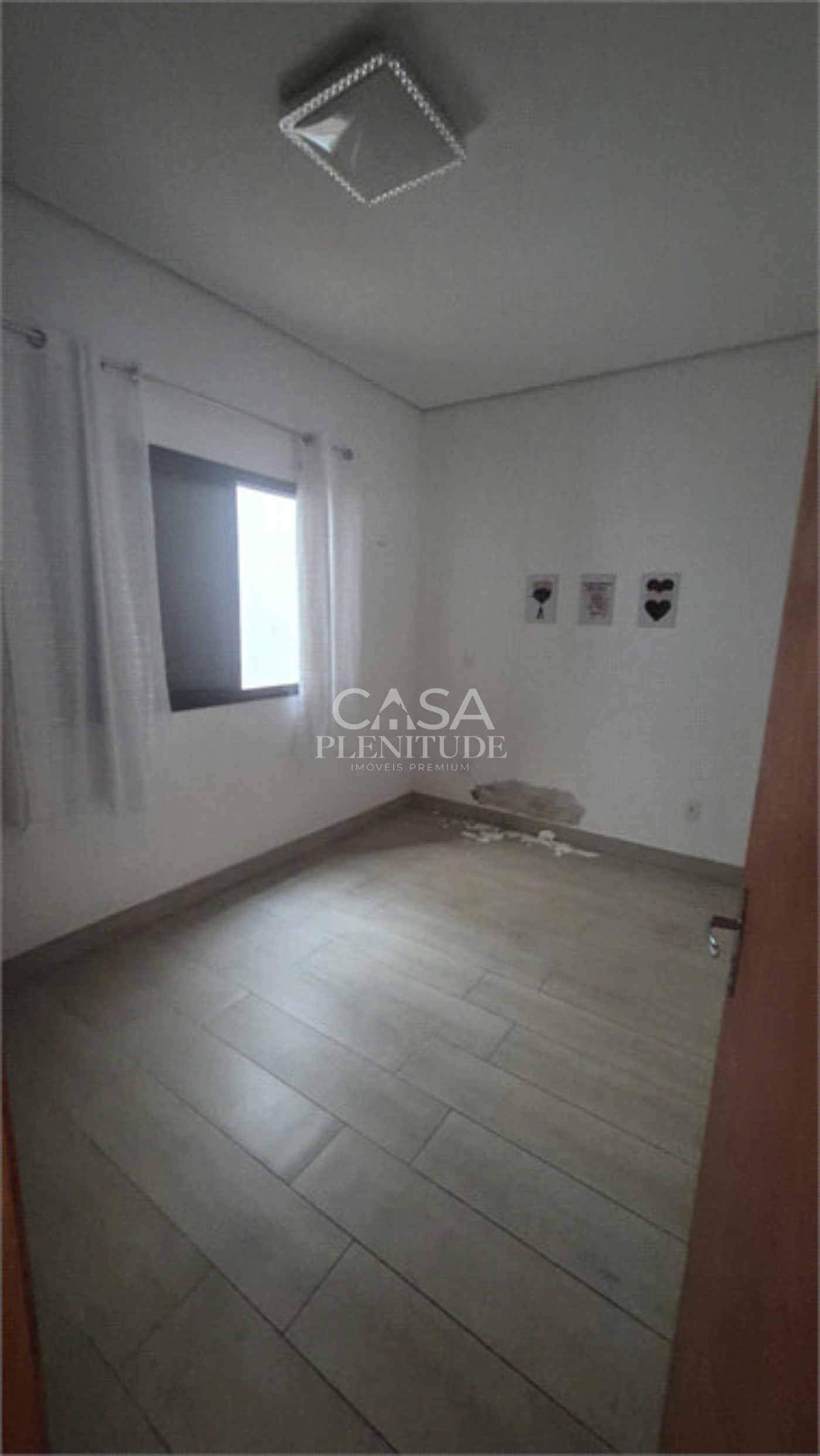 Casa em condomínio à venda com 3 quartos, sendo 1 suíte, em Cajuru do Sul, Sorocaba, SP