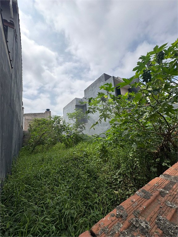 Terreno à venda em Jardim Quaresmeira, Suzano, SP
