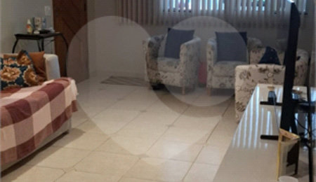 Sobrado à venda com 3 quartos, sendo 1 suíte,  em Jardim Ana Maria, São Paulo, SP