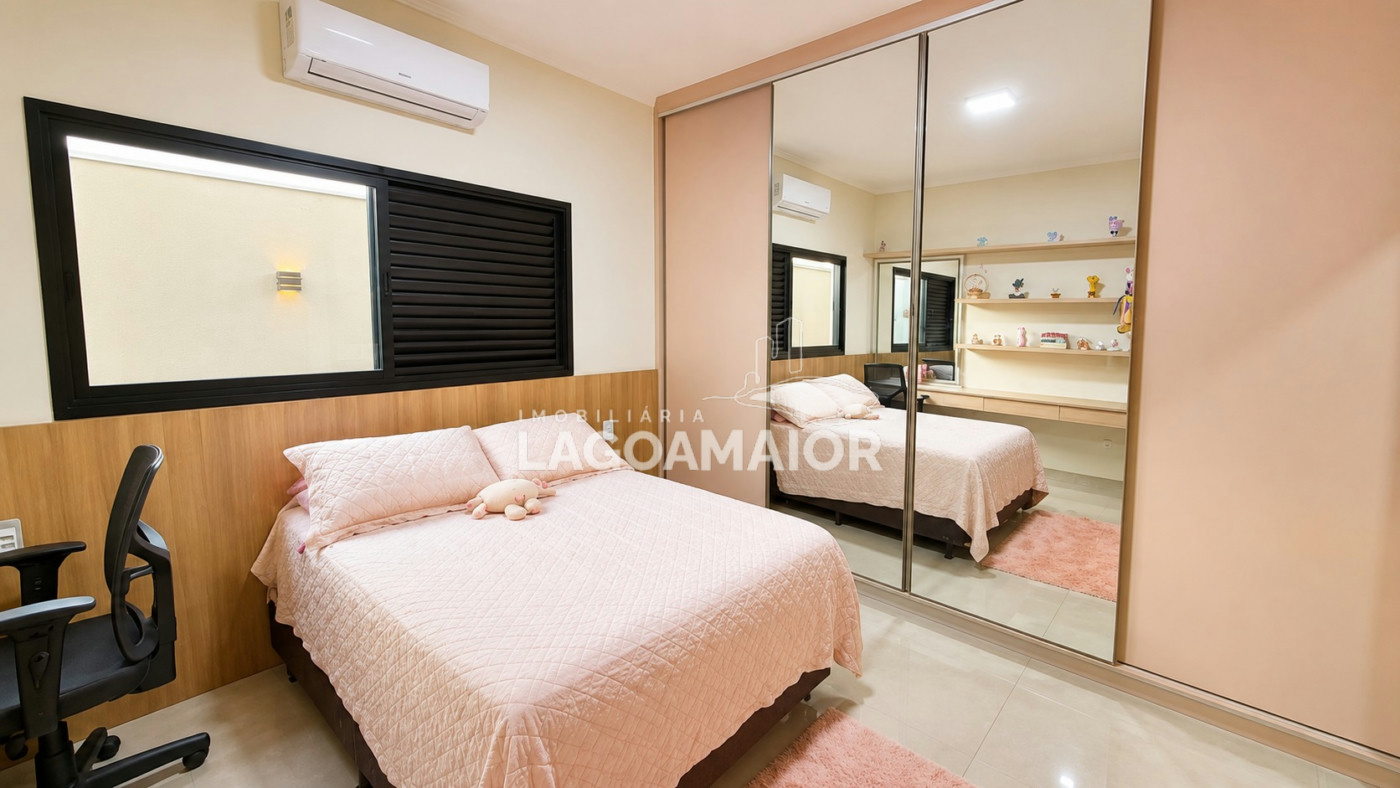 Casa à venda com 4 quartos, sendo 4 suítes, no condomínio Residencial Villa Dumont, Três Lagoas - MS