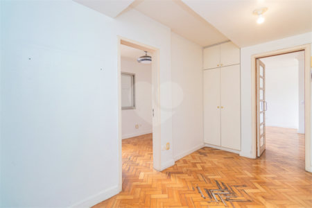 Apartamento à venda com 3 quartos, sendo 1 suíte, em Campo Belo, São Paulo, SP