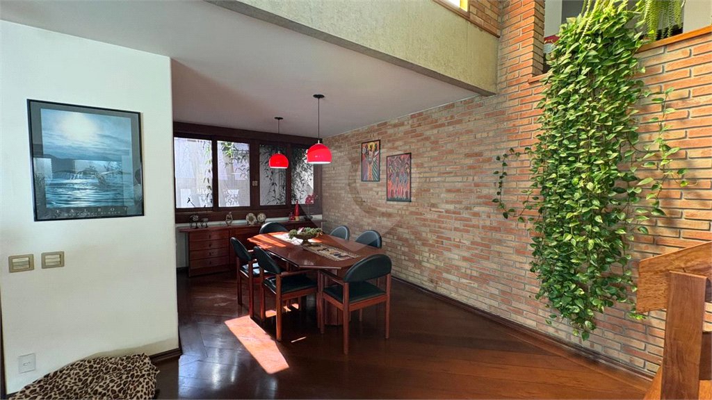 Casa à venda com 5 quartos, sendo 2 suítes,  no condomínio Village D'avignon, Sorocaba - SP