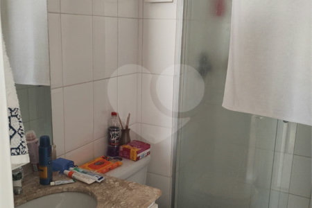 Apartamento à venda com 3 quartos, sendo 1 suíte,  em Jardim Ester Yolanda, São Paulo, SP