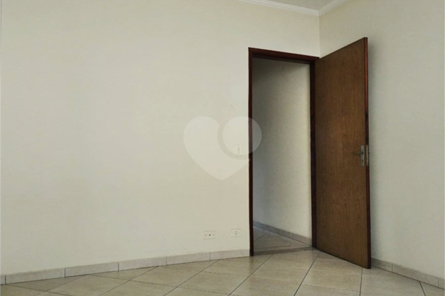 Sobrado à venda com 2 quartos em Vila Nivi, São Paulo, SP