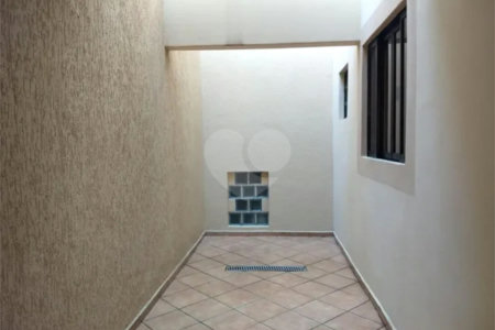 Sobrado à venda com 3 quartos, sendo 1 suíte, em Jardim São Guilherme, Sorocaba, SP