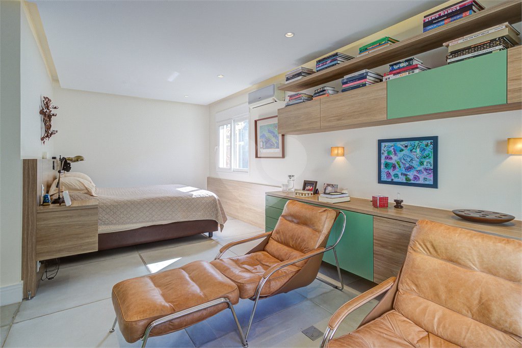 Casa de Vila à venda com 3 quartos, sendo 2 suítes, em Alto da Boa Vista, São Paulo, SP
