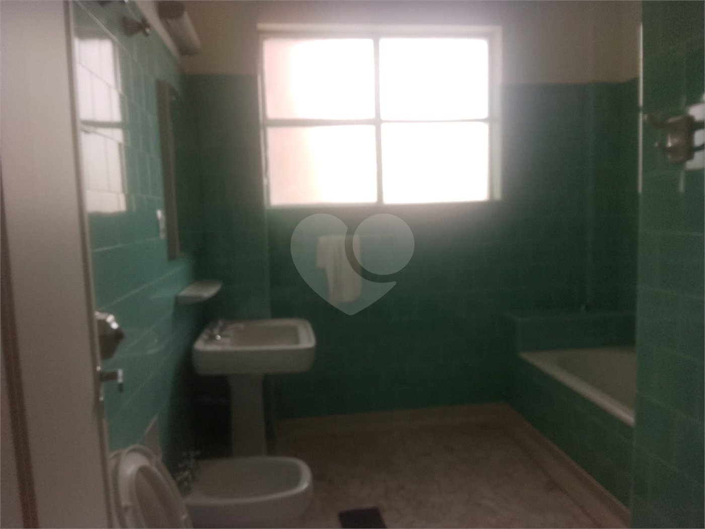 Apartamento à venda com 4 quartos, sendo 1 suíte, em República, São Paulo, SP