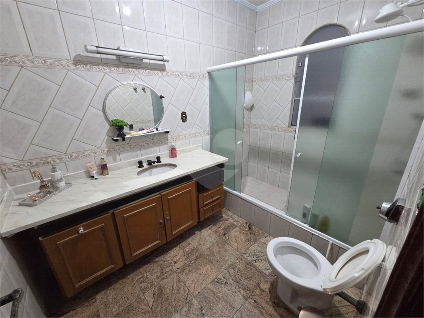 Sobrado à venda ou para alugar com 6 quartos, sendo 2 suítes, em Santana, São Paulo, SP