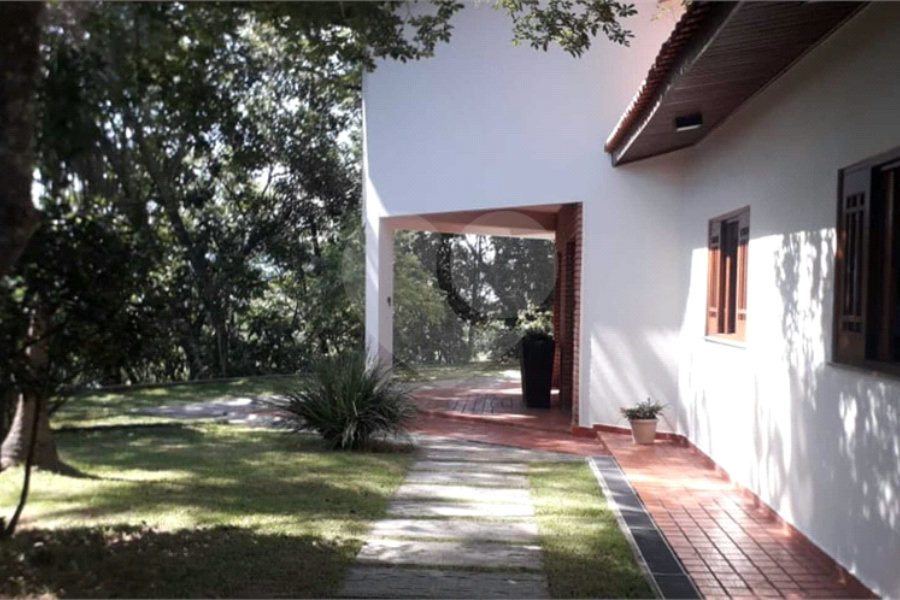 Casa à venda com 3 quartos, sendo 4 suítes,  no condomínio Alpes da Cantareira, Mairiporã - SP