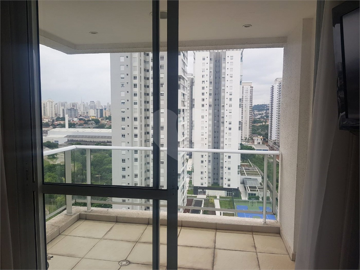 Apartamento para alugar com 2 quartos, sendo 1 suíte, em Vila Anastácio, São Paulo, SP