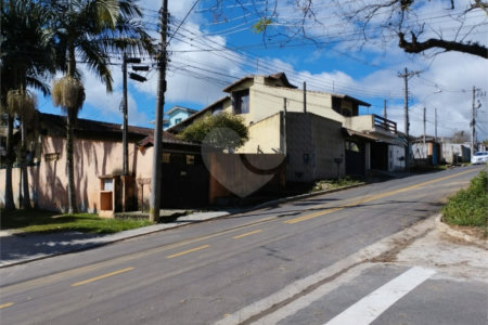Sobrado à venda com 3 quartos, sendo 1 suíte,  em Jardim Santa Rita de Cássia, Suzano, SP