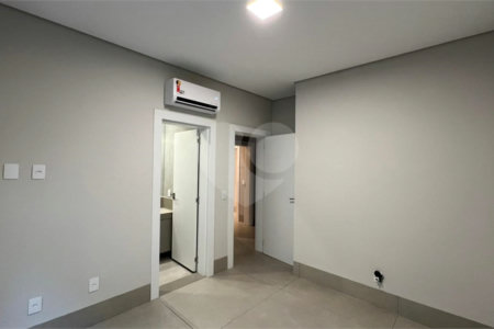Casa à venda com 3 suítes no condomínio Villa Jardim, Cuiabá - MT