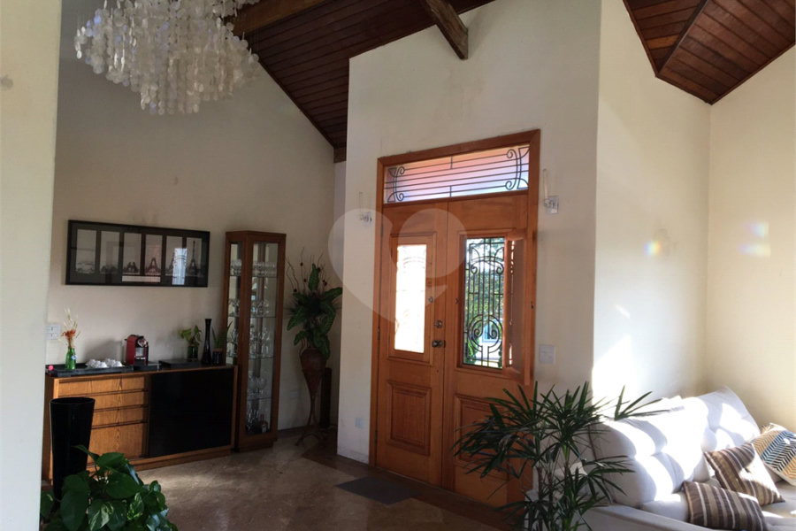 Casa à venda com 3 suítes no condomínio Suíça da Cantareira, Mairiporã - SP