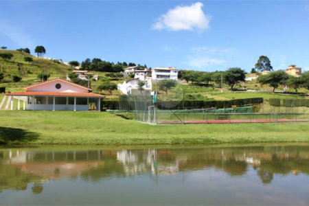Casa à venda com 3 suítes no condomínio Altos de São Roque, São Roque - SP