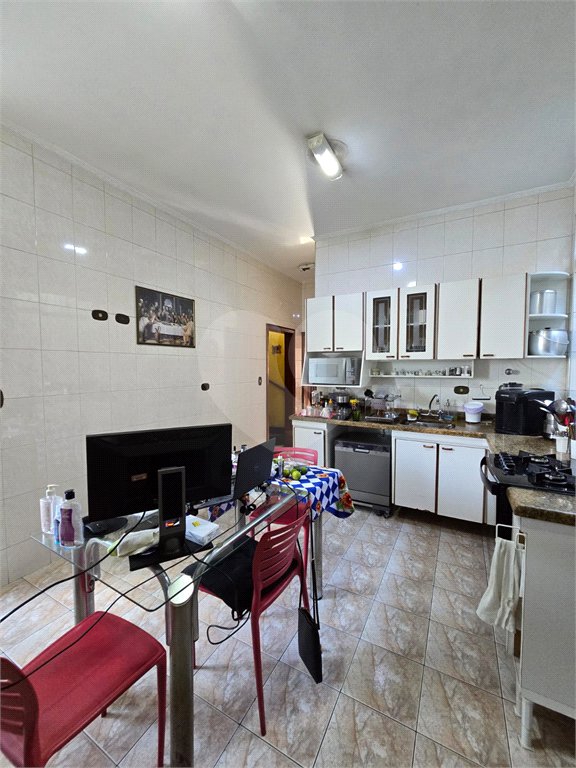 Sobrado à venda com 5 quartos, sendo 1 suíte, em Vila Bonilha, São Paulo, SP