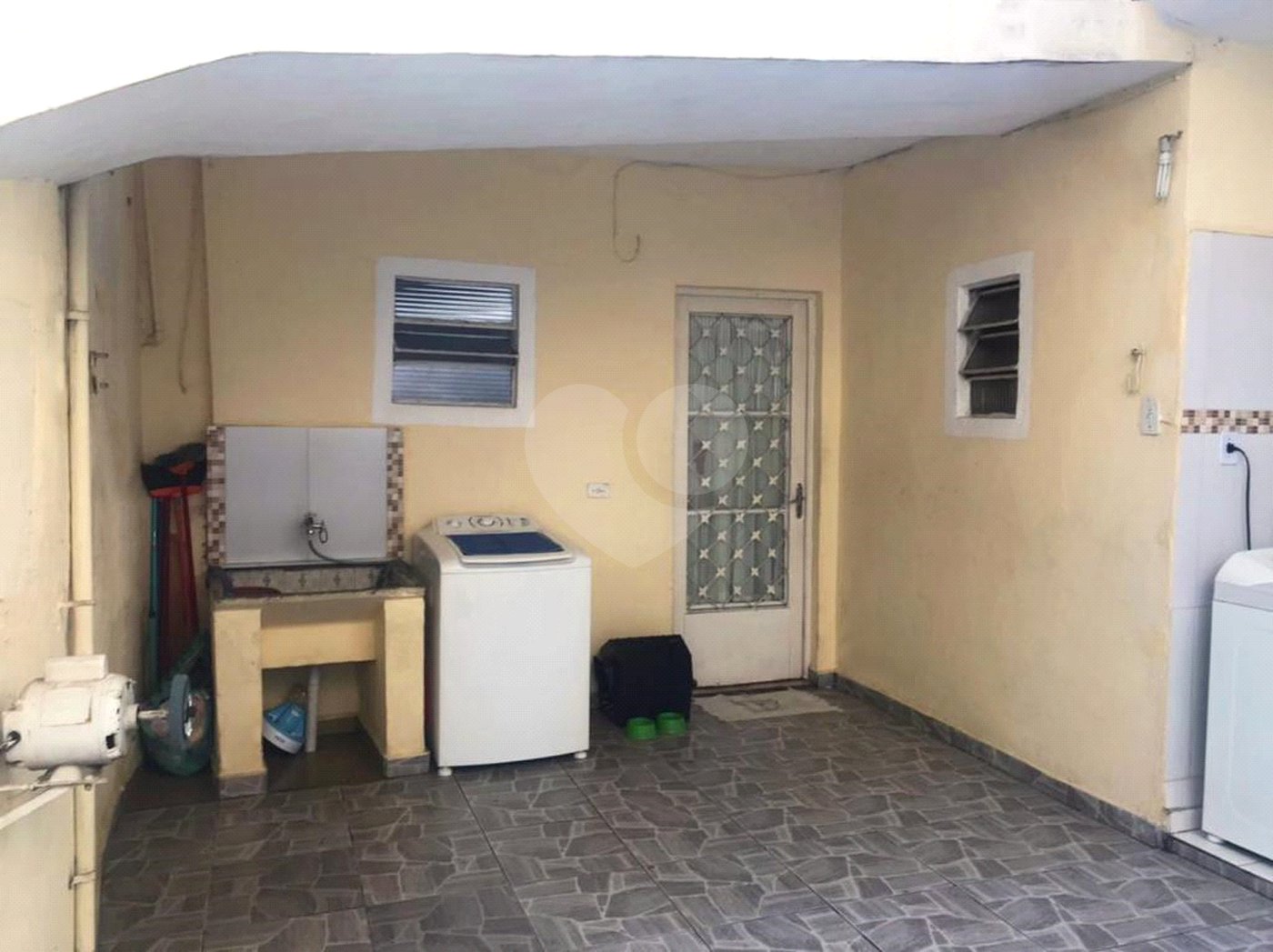 Casa à venda com 7 quartos, sendo 1 suíte, em Aliança, Osasco, SP