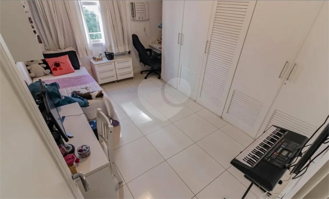 Apartamento à venda com 4 quartos, sendo 1 suíte,  em Copacabana, Rio de Janeiro, RJ
