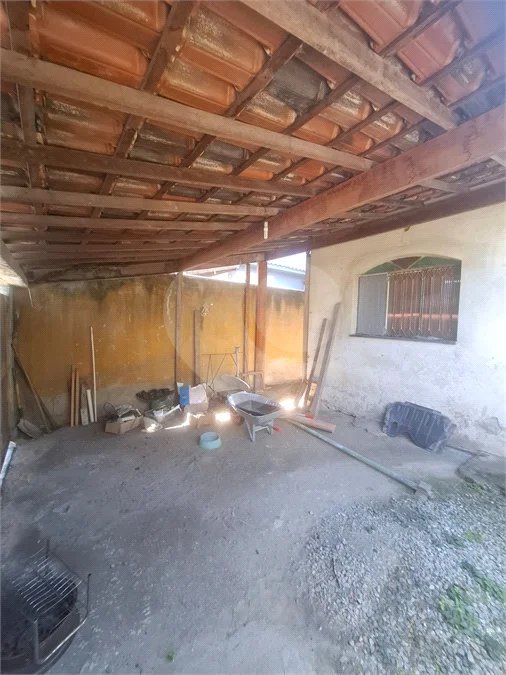 CASA LINEAR PRECISANDO DE REFORMA, 2 QUARTOS COM SUÍTE À VENDA, 121M² DE AREA CONSTRUIDA- CAMPO GRANDE