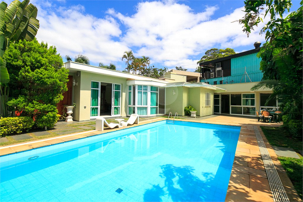 Casa Térrea à venda com 4 suítes em Jardim Marajoara, São Paulo, SP