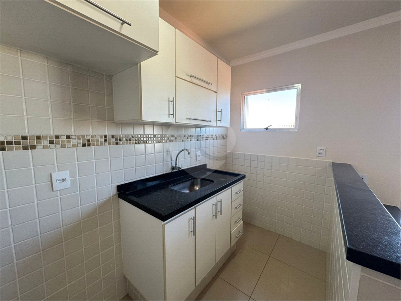 Apartamento á venda com 02 Dormitórios, em São Carlos.