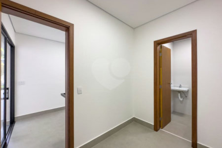 Casa à venda com 4 quartos, sendo 3 suítes, no condomínio Estância Marambaia, Vinhedo - SP