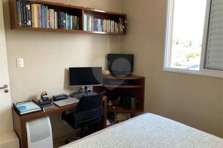 Apartamento de 70m2 com 3 dorms, 2 banheiros, 1 suíte, 1 vaga. Estuda permuta.