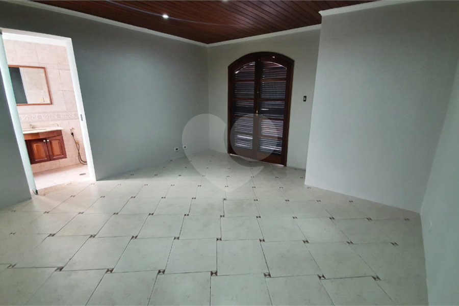 Sobrado à venda com 3 quartos, sendo 1 suíte,  em Horto, São Paulo, SP