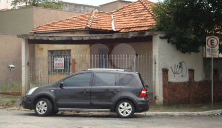 Casa Térrea à venda com 3 quartos em Vila Cordeiro, São Paulo, SP