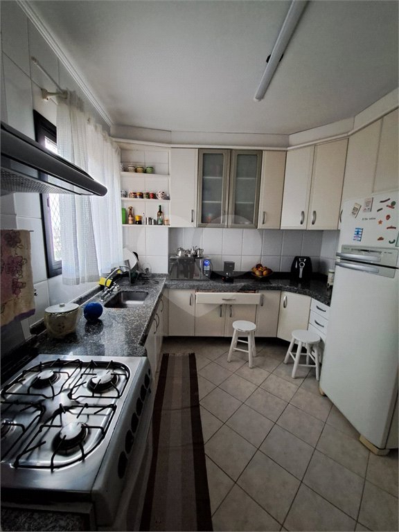 Apartamento à venda com 3 suítes em Sítio São José, Suzano, SP